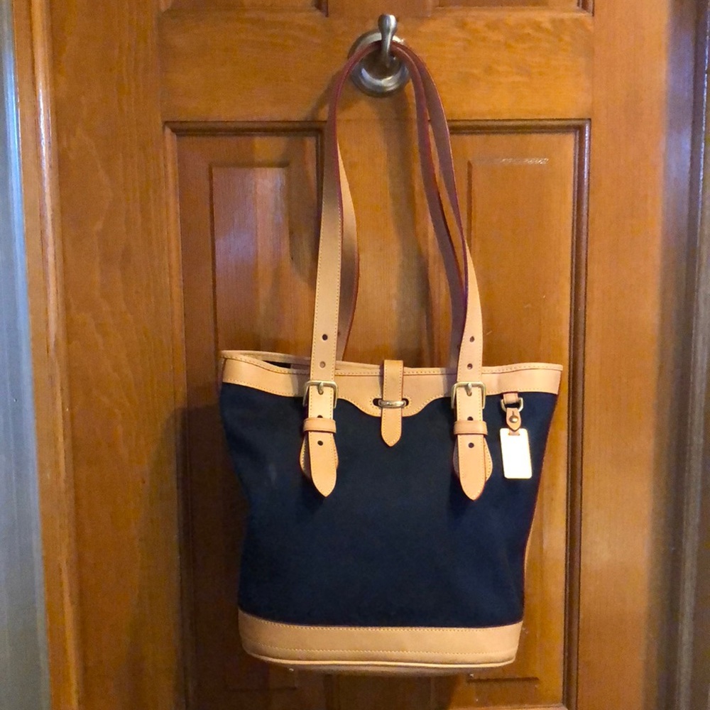 Dooney & Bourke Handbag